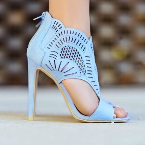 Blue heels repost from @chicfashionworld Blue@justfabonline #highheelsbrands #tacchialti #tacones #h