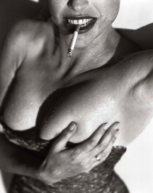 almavio:MICHEL COMTESonia Braga, Vogue Brasil, 1991 SEXY!