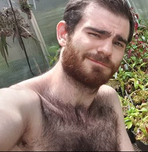 hirsute-honeys: mario-so:  Green thumb means inspiring to grow.    Yum 