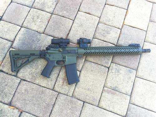 whiskey-gunpowder:  Cerakoted AR