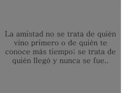 vale-navia:  sentimientos-en-el-aire:  aveces solo necesitamos ese alguien que siempre este con nosotros un verdadero amigo.  Algunas personas deberían aprender eso. 