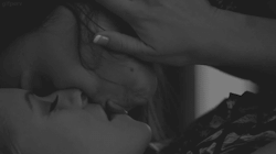 salmalovetolickpussy:  fuck…im wet 
