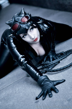 itsrainingneon:  CatWoman costume make and modeled by (MUA): Its Raining Neonphotographer: Ron Gejon PhotographySpent a evening shimmying and climbing my way up a story or so of exterior building pipes in Brooklyn, it was a beautiful view, I totally
