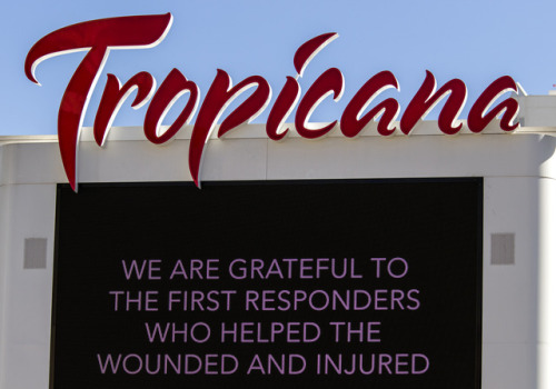 pedalingontheroadoflife:Doing what I can to be a team player after coming in to the mass shooting coverage a bit late. Was down in the Mandalay Bay area for a short while trying to make whatever images I could when asked to head over to UMC for some careg