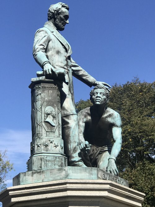 fun-ta-mental: yeinesomemdarre: molothoo: kadimakara: This is the emancipation statue in DC, such a 