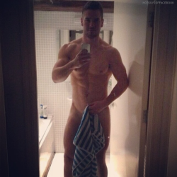 nakedblokes:  naked blokes. follow. ask.