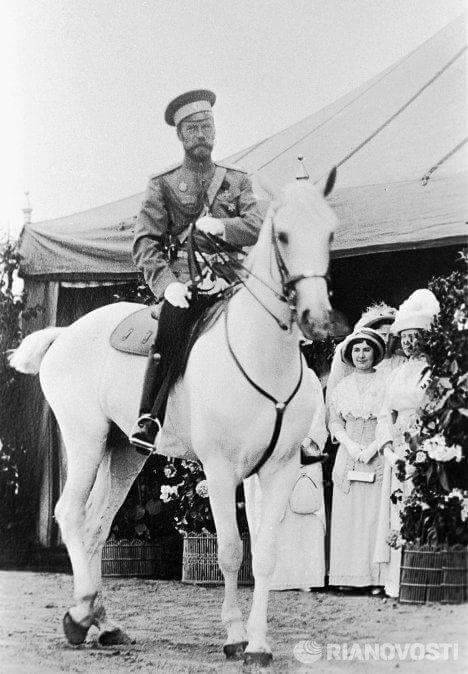 aw-laurendet:Tsar Nicholas ll of Russia on parade at Peterhof.