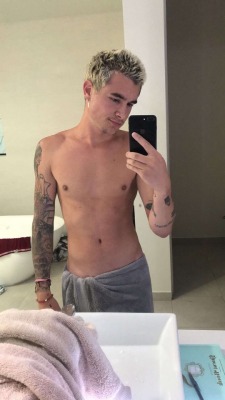 hotfamousmen:  Kian Lawley