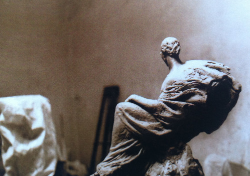 Vjetar, glina, Rim, 1977.(Wind, clay, Rome, 1977.)