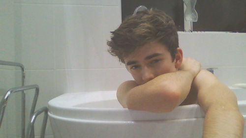 boywholikeboys:  http://boywholikeboys.tumblr.com
