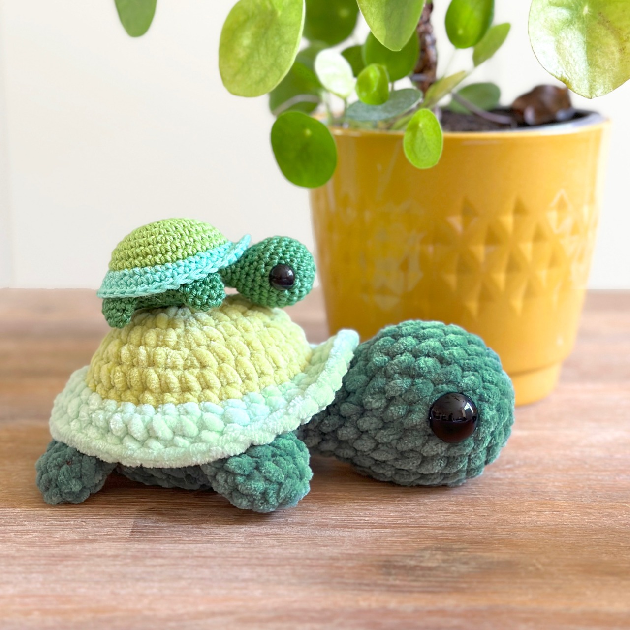 How to crochet with fluffy yarn - DIY Fluffies Amigurumi crochet and Toy  sewing patterns