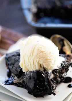 fullcravings:  Chocolate Cobbler   Like this