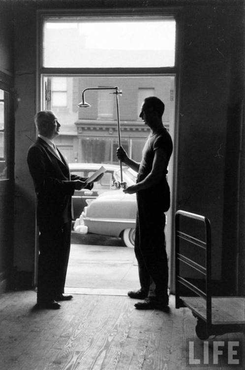 Shower fixture(Nina Leen. 1957?)