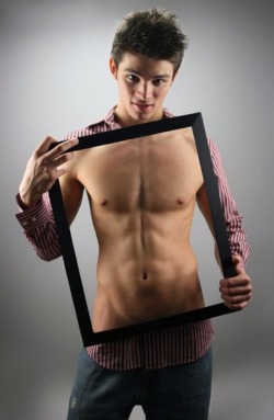 just-a-twink-again:  framed 