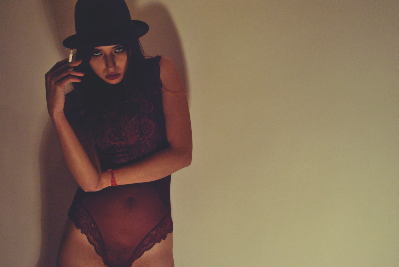 x-ysh:  Model : Mina M. 