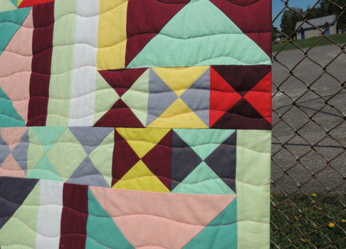 Hourglass quilt - Finished!I was really happy to finish the hourglass quilt that I’ve been wor