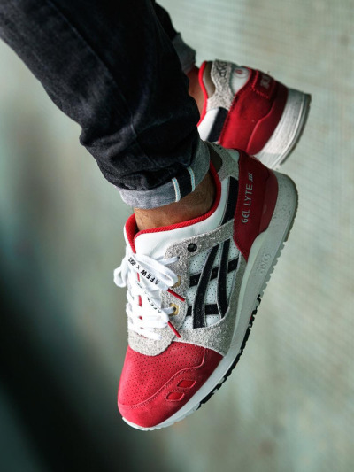 asics koi red