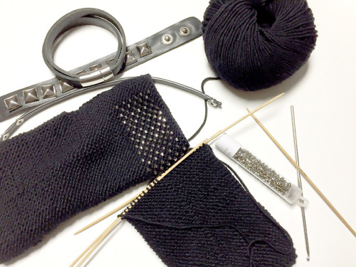 knitting with metal beads