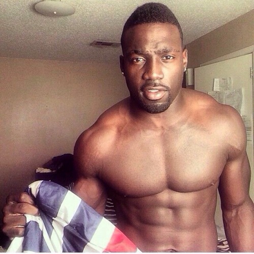 robertjjj:  Sexy my type of chocolate man