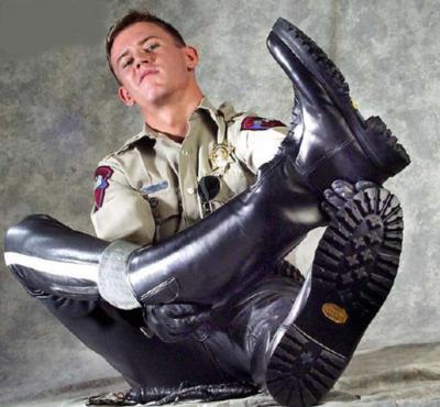 fitslikeaglove:  Poly Fetish http://www.manwink.com/item/38077