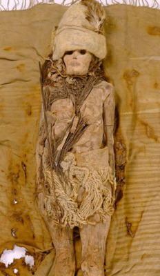 Sixpenceee:  Some Of The 3,500-Year-Old Mummies Buried In China’s Taklamakan Desert.