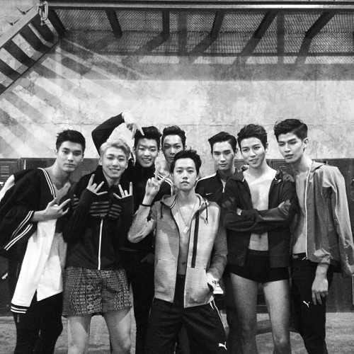 skawngur:  “we are Esteem” (male models ofc)