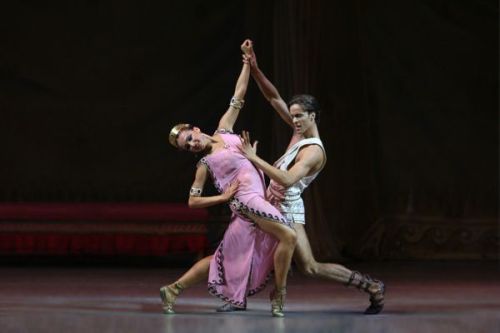 galina-ulanova: Yulia Stepanova as Aegina, and Konstantin Zverev as Harmodius, in Spartacus (Mariins