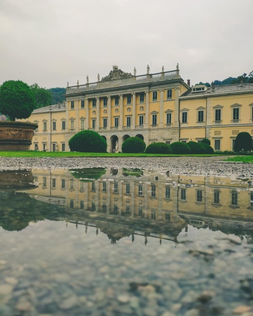 Riflessi naturali · · · #city #monument #photography #cityscape #travel #photog