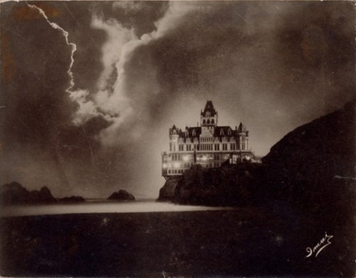 sarkos:  shitfuckingfuckshit:  Victorian Cliff House, San Francisco  I’ve got a hard time beli