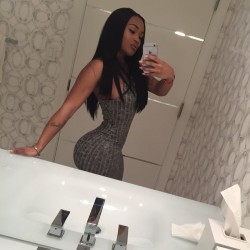 bombshellbootys:  Lira Galore  She’s