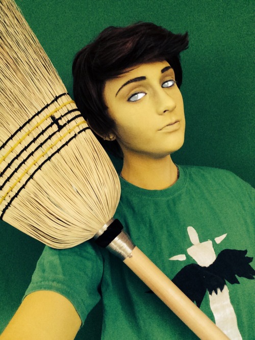 blaperile:  aderukitten:  Hussie selfies :P  HOLY FUCKING SHIT BEST HUSSIE COSPLAY I HAVE EVER SEEN 