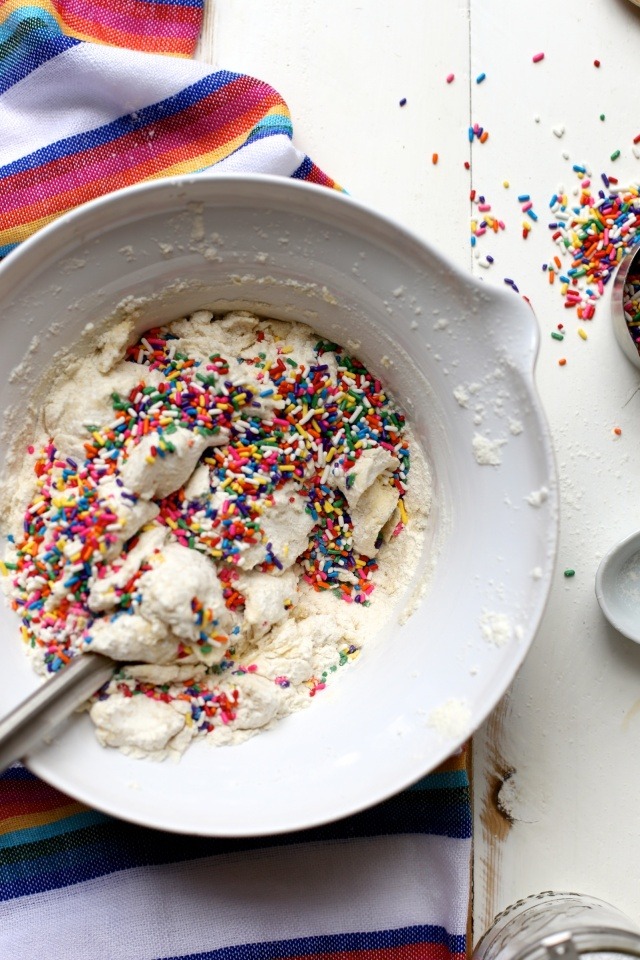 foodffs:  Vanilla Bean Confetti Cookies  Really nice recipes. Every hour.   