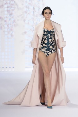 miss-mandy-m:  Ralph &amp; Russo Spring 2016 Trend: dark green/blue &amp; pink