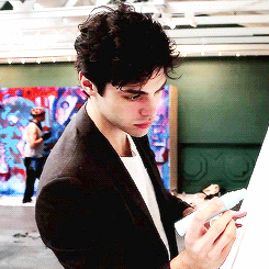 harrys-shums:  Matthew Daddario being an adorable little munchkin  