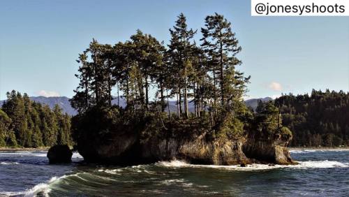 visitportangeles:  Summer flashbacks at #SaltCreek with @jonesyshoots ✌️  #VisitPortAngeles #OlympicPeninsula #repost https://instagr.am/p/CKZ7QoWLP3O/