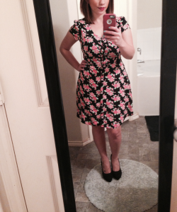 sweetparadise26:  a pretty dress &amp; heels for today’s #selfie 👸👗👠💅