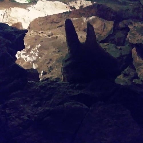 Back from a much needed holiday during which I found a cave Totoro <3 . . . #spelunking #cave #ca