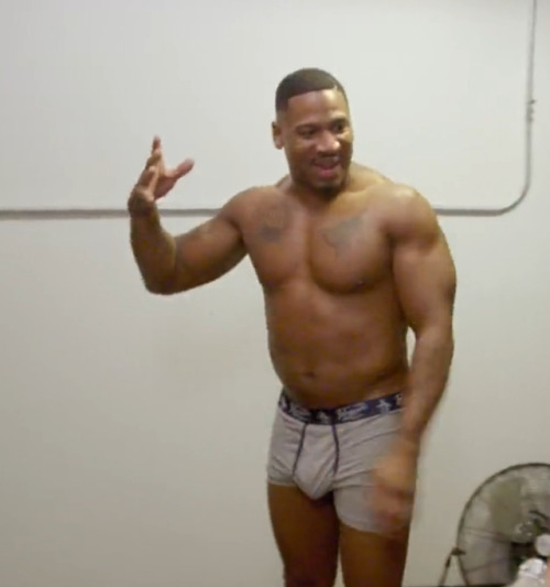 lamarworld1:(PT.2) Stevie J bulge  Yes Stevie porn pictures