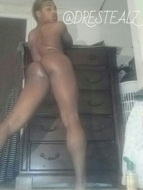 theassgame: NEW SUBMISSION: Tight bussy and phat ass young drestealz looking sexy as fuck! tumblr: d