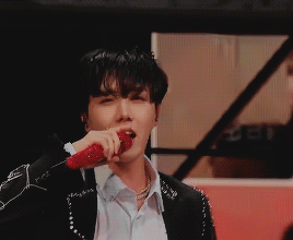Hoseok Mots On:e (cr. Jinggukie)