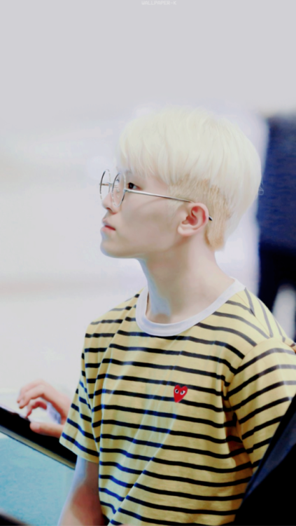 『WOOZI』saved? reblog or like© fantaken owner