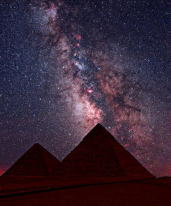 leycort:  lori-rocks:  Giza Pyramids Under