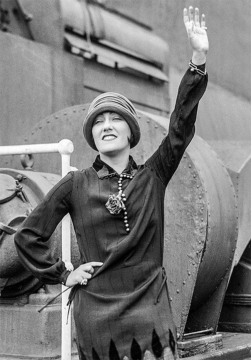marypickfords:  Gloria Swanson. Sept. 4, 1924.  