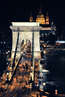 travelingcolors:  Chain Bridge, Budapest