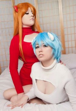 hottestcosplayer:  Hottest Cosplayer features the hottest cosplayers from around the world! Submit your photos to be featured! It can be 1 or 50 photos! 