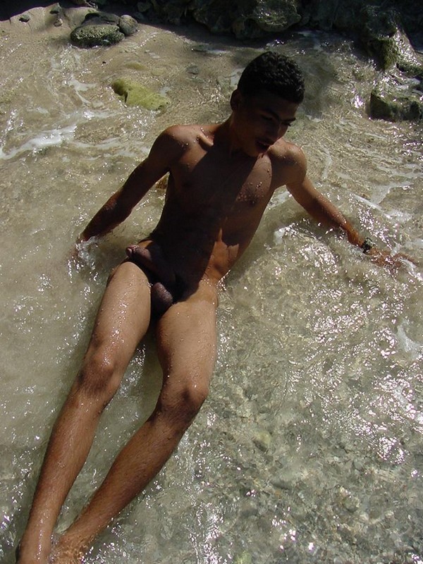 vampiro-cachondo:  chakalitosexpuestos:  Mi favoritooooo  Otro Set De Fotos De Este