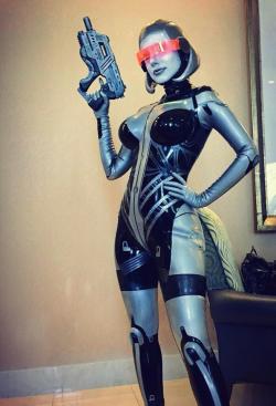 cosplay-galaxy:  [Found] EDI (Mass Effect) cosplay by Crystal Graziano (Precious Cosplay) ekwo