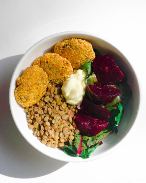 Bowl of lentils, okara pieces, beets and vegan mayo!