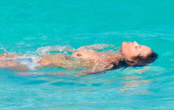 Toplessbeachcelebs:  Brooke Burke (Actress/Model) Swimming Topless In St. Bart’s