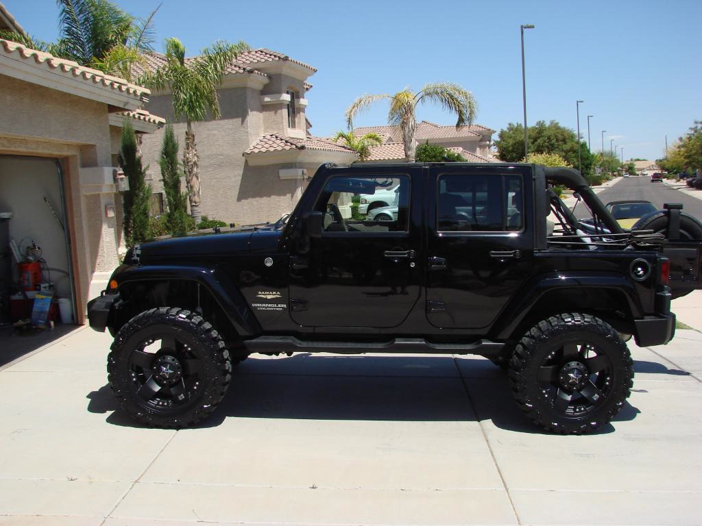  — Jeep Wrangler With the Top Down. Summer Days!...